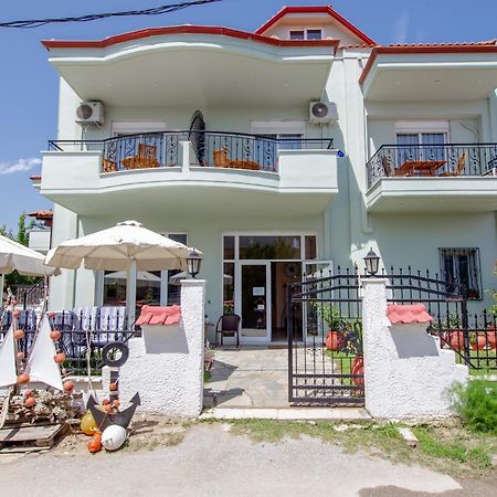 Athanasia Inn Vrasná Kültér fotó