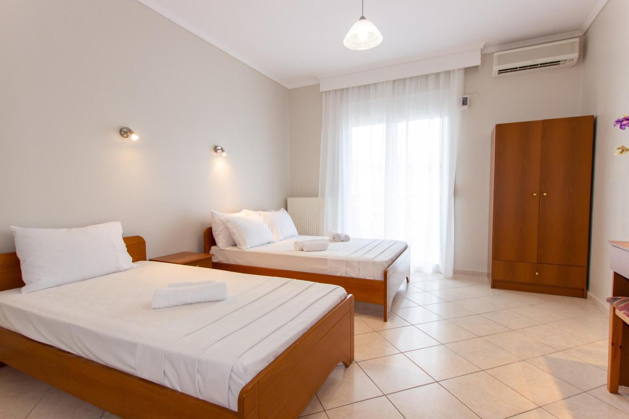 Athanasia Inn Vrasná Kültér fotó