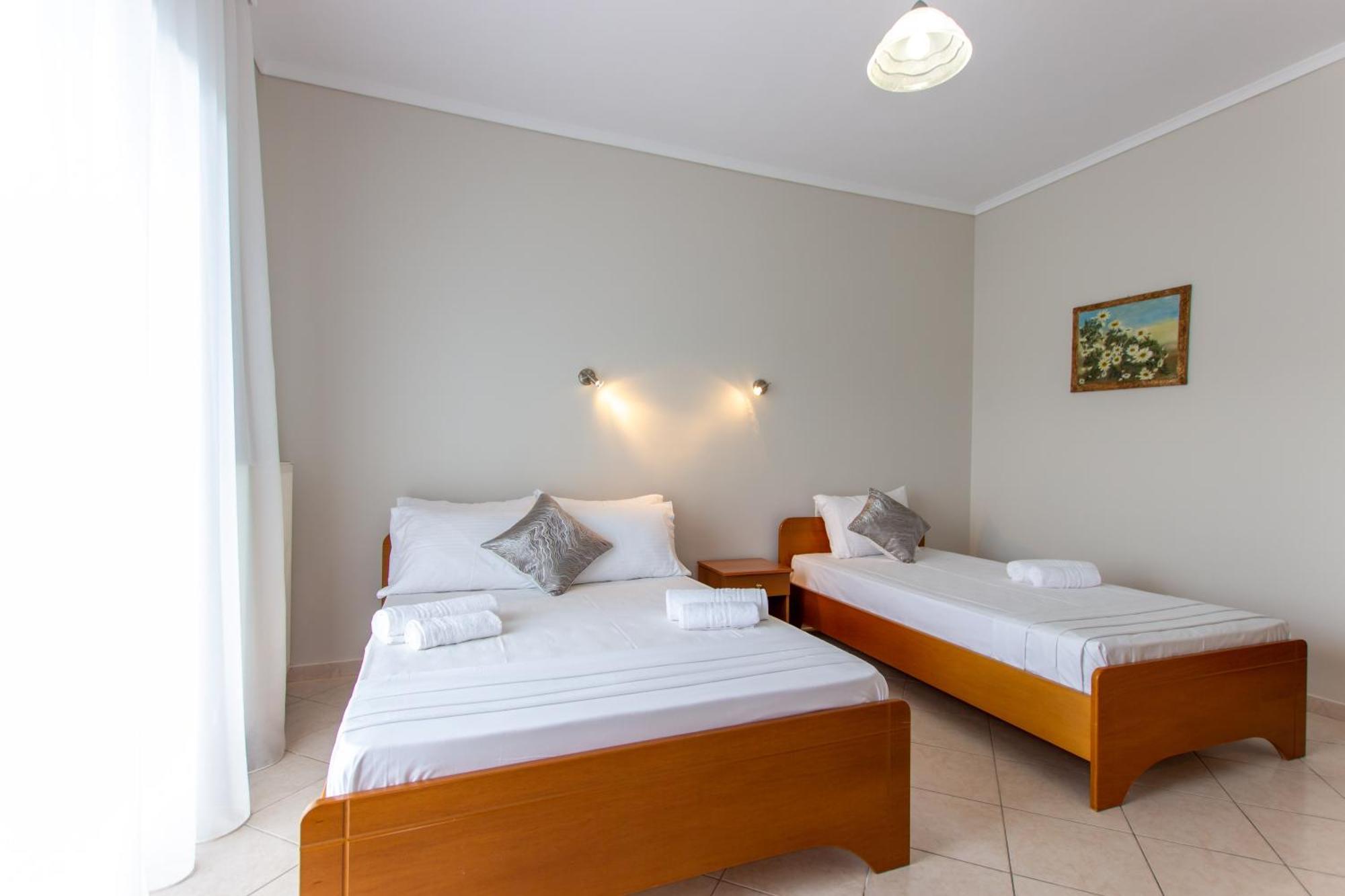Athanasia Inn Vrasná Kültér fotó