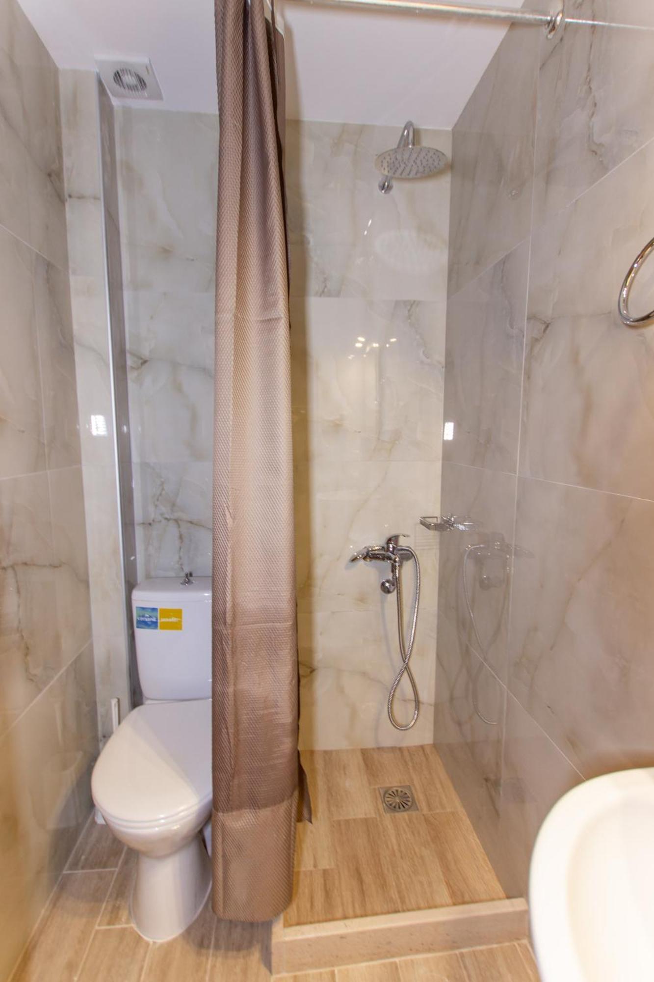 Athanasia Inn Vrasná Kültér fotó