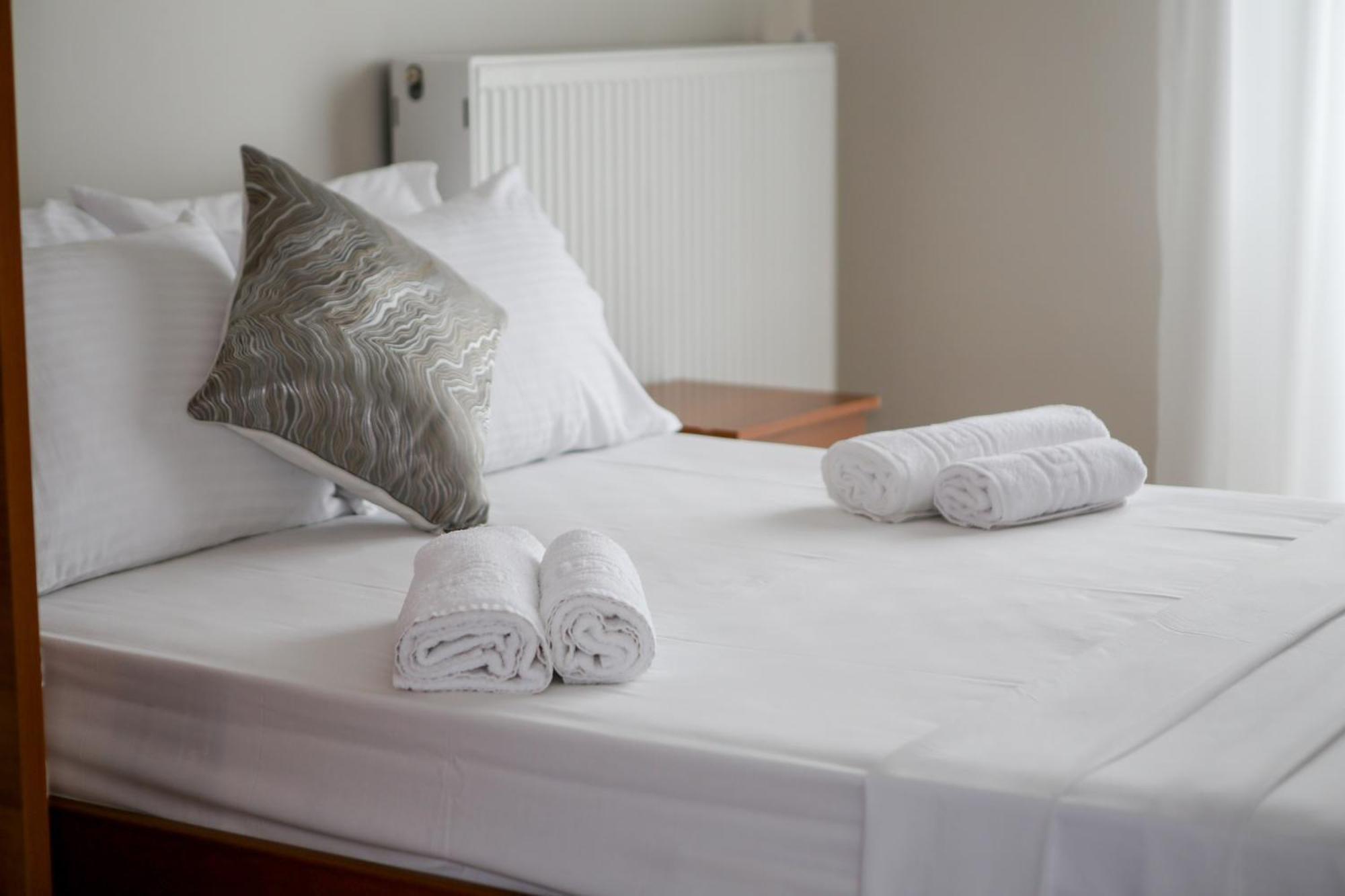 Athanasia Inn Vrasná Kültér fotó