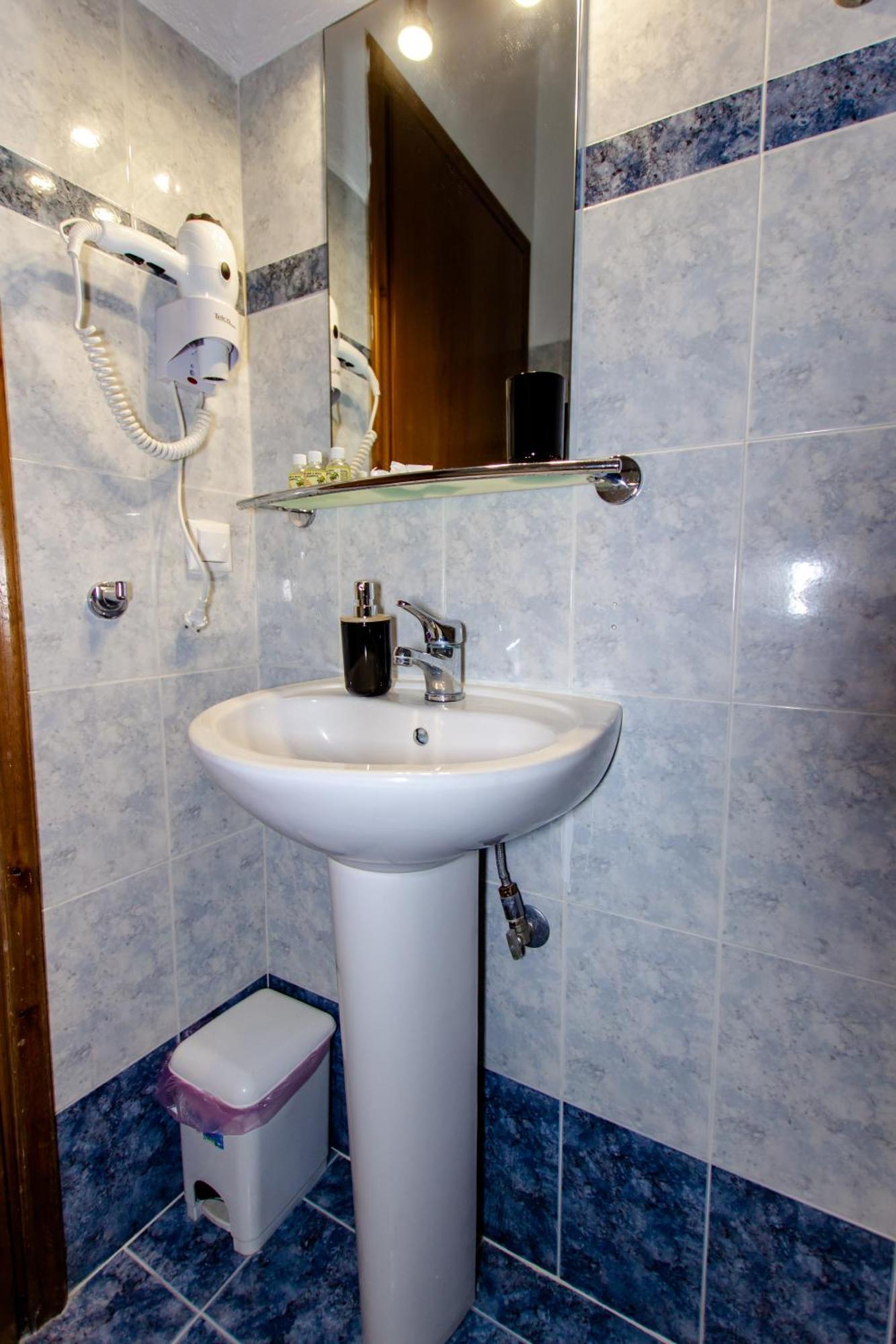 Athanasia Inn Vrasná Kültér fotó