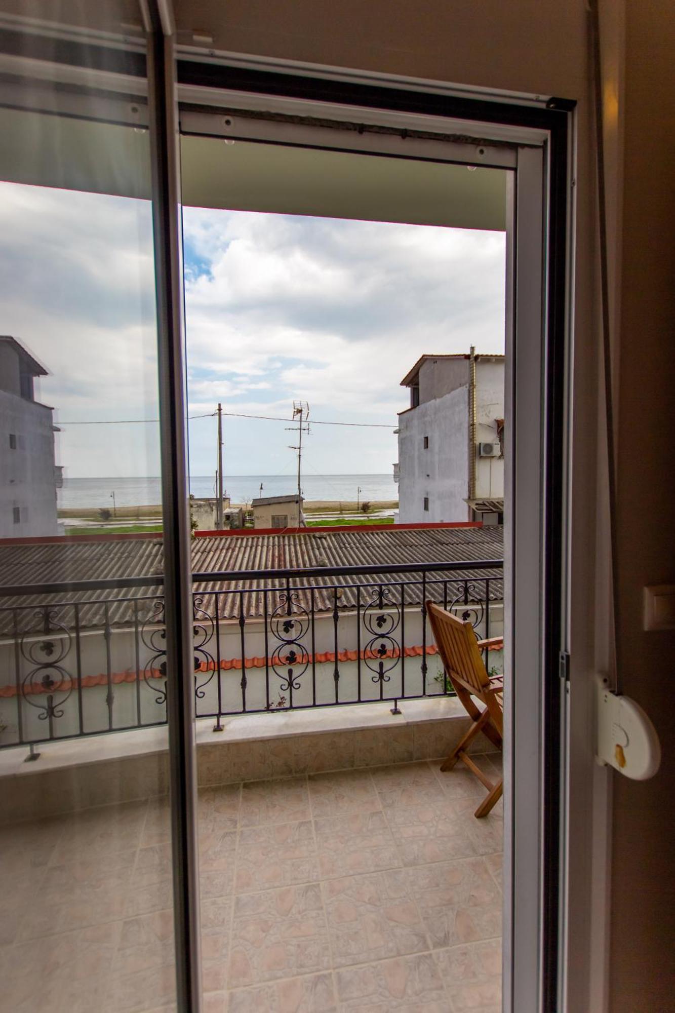 Athanasia Inn Vrasná Kültér fotó