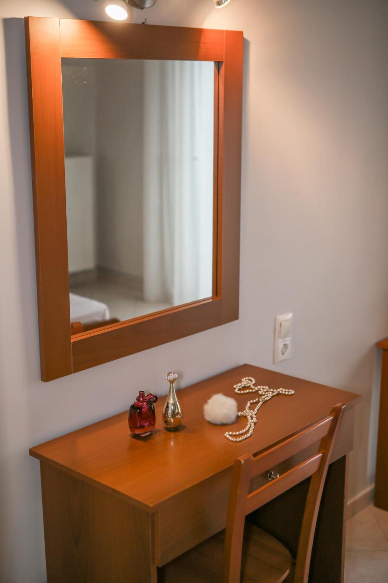 Athanasia Inn Vrasná Kültér fotó