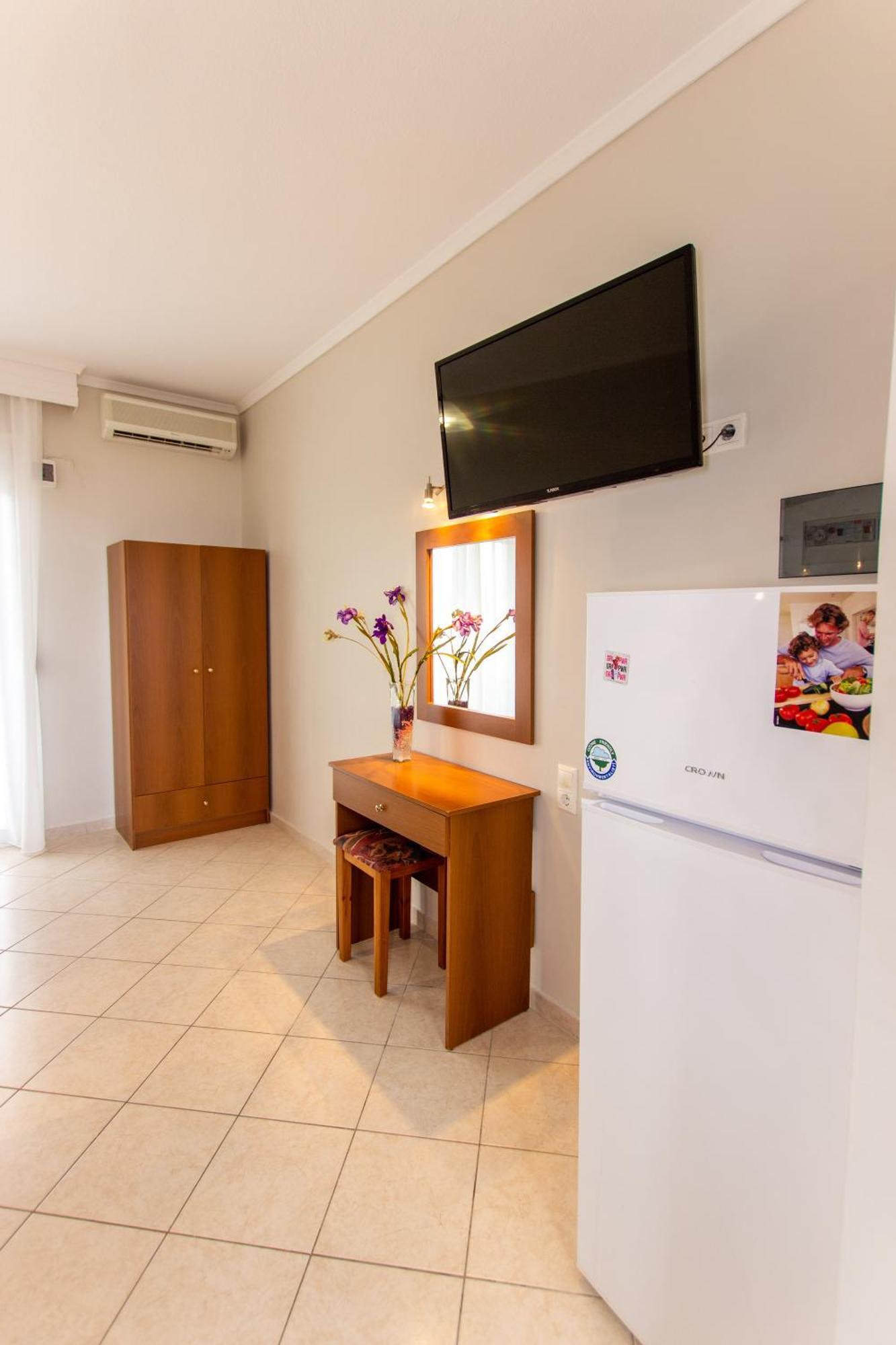 Athanasia Inn Vrasná Kültér fotó