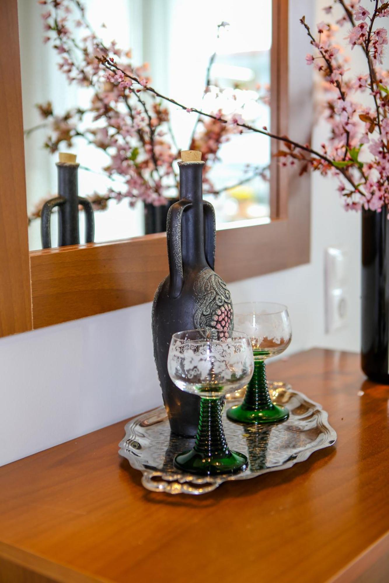 Athanasia Inn Vrasná Kültér fotó