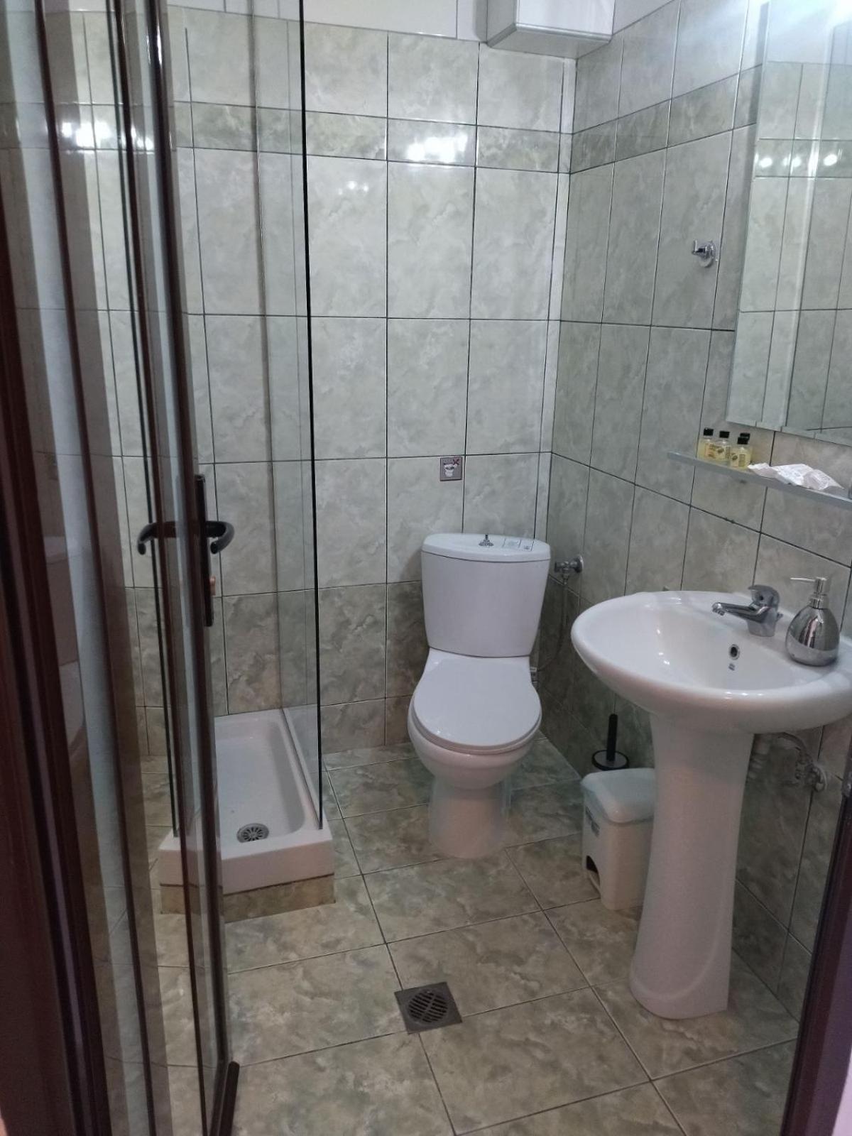 Athanasia Inn Vrasná Kültér fotó