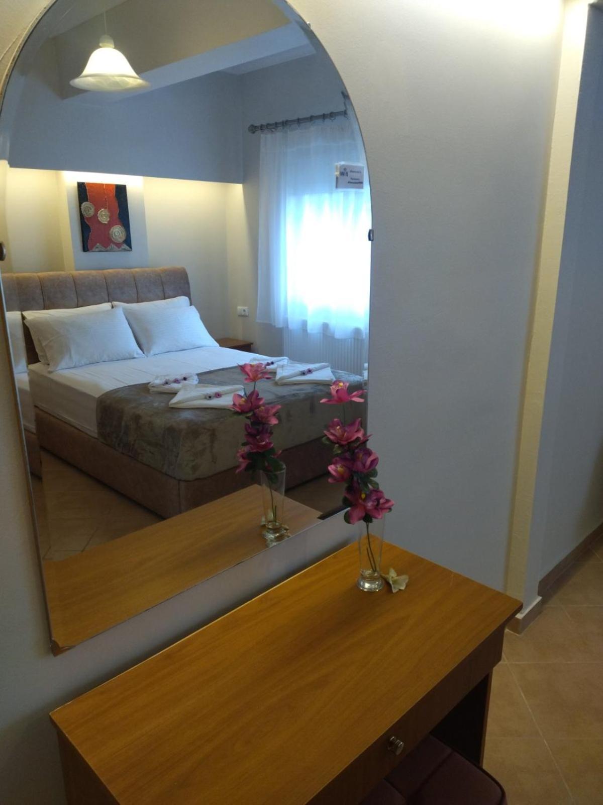 Athanasia Inn Vrasná Kültér fotó
