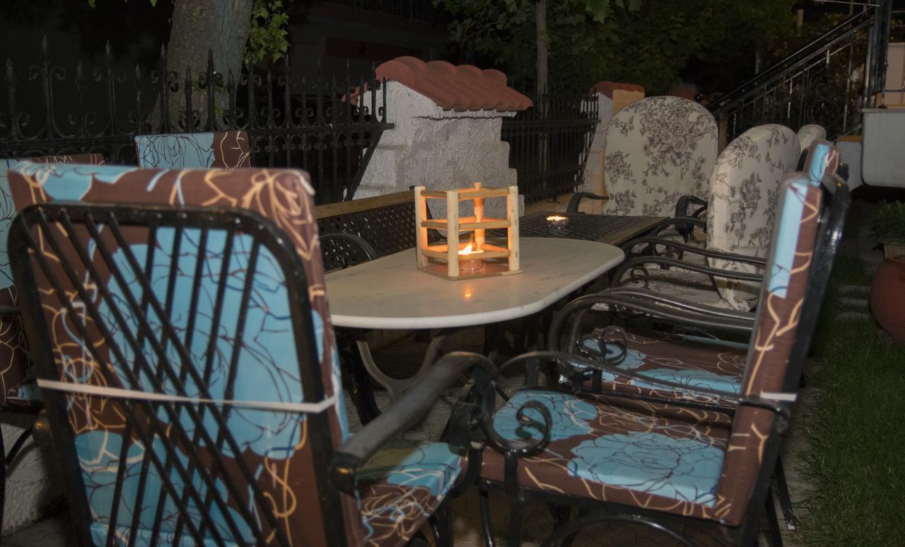 Athanasia Inn Vrasná Kültér fotó